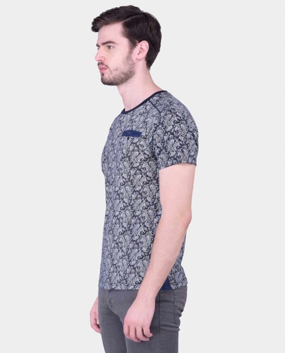 Black-and-White-Printed-Tshirt-for-Men-3