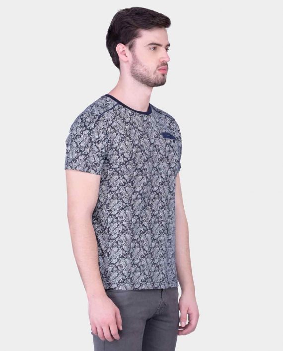 Black-and-White-Printed-Tshirt-for-Men-4